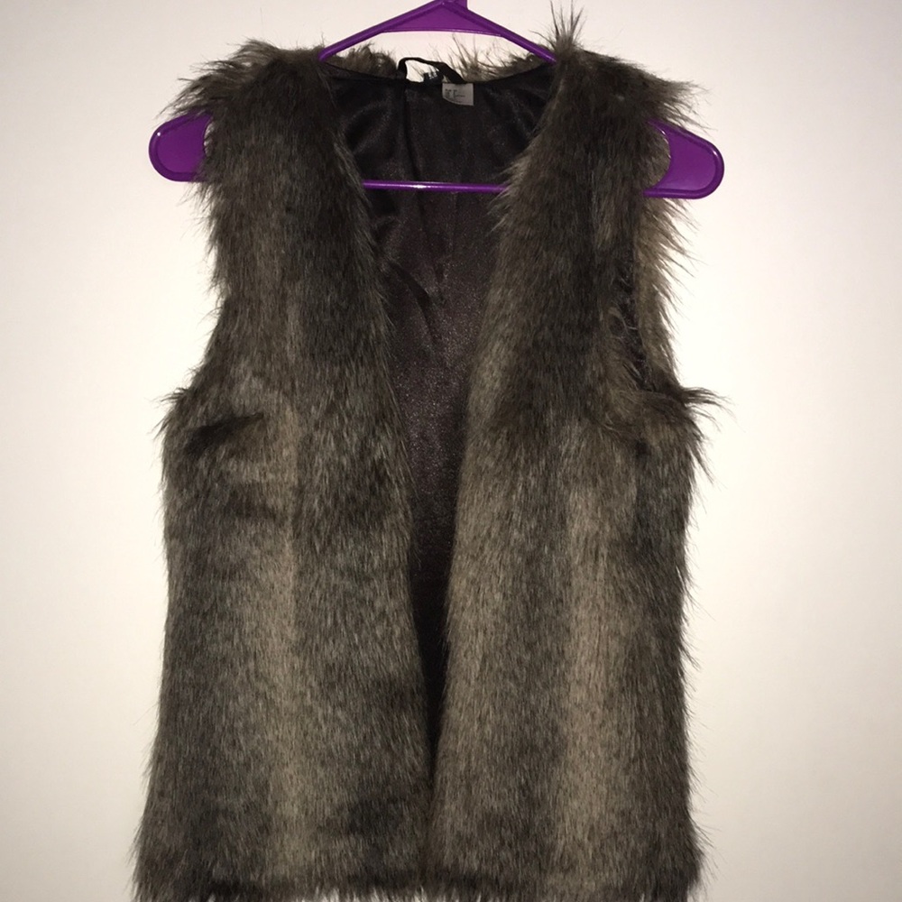 H&M faux fur vest